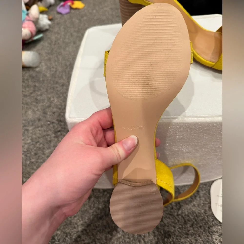 NWOT Nine West Sindie2 Yellow Velvet Heeled Sandals - Picture 5 of 6